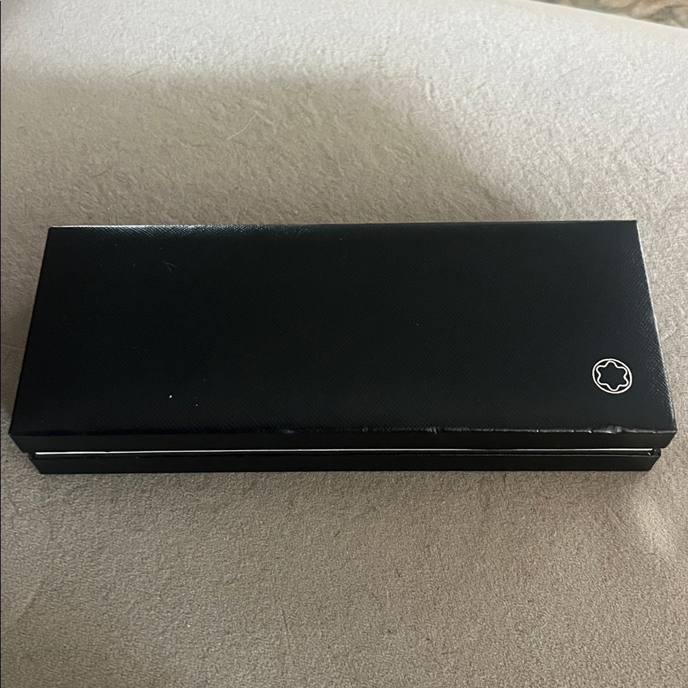 Montblanc Black And White Pen Box View 2